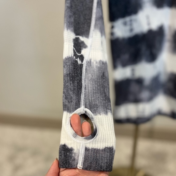 Lululemon Swiftly Long Sleeve | Size 4 | Grey/White Tie Dye | GREAT Condition - Picture 3 of 5